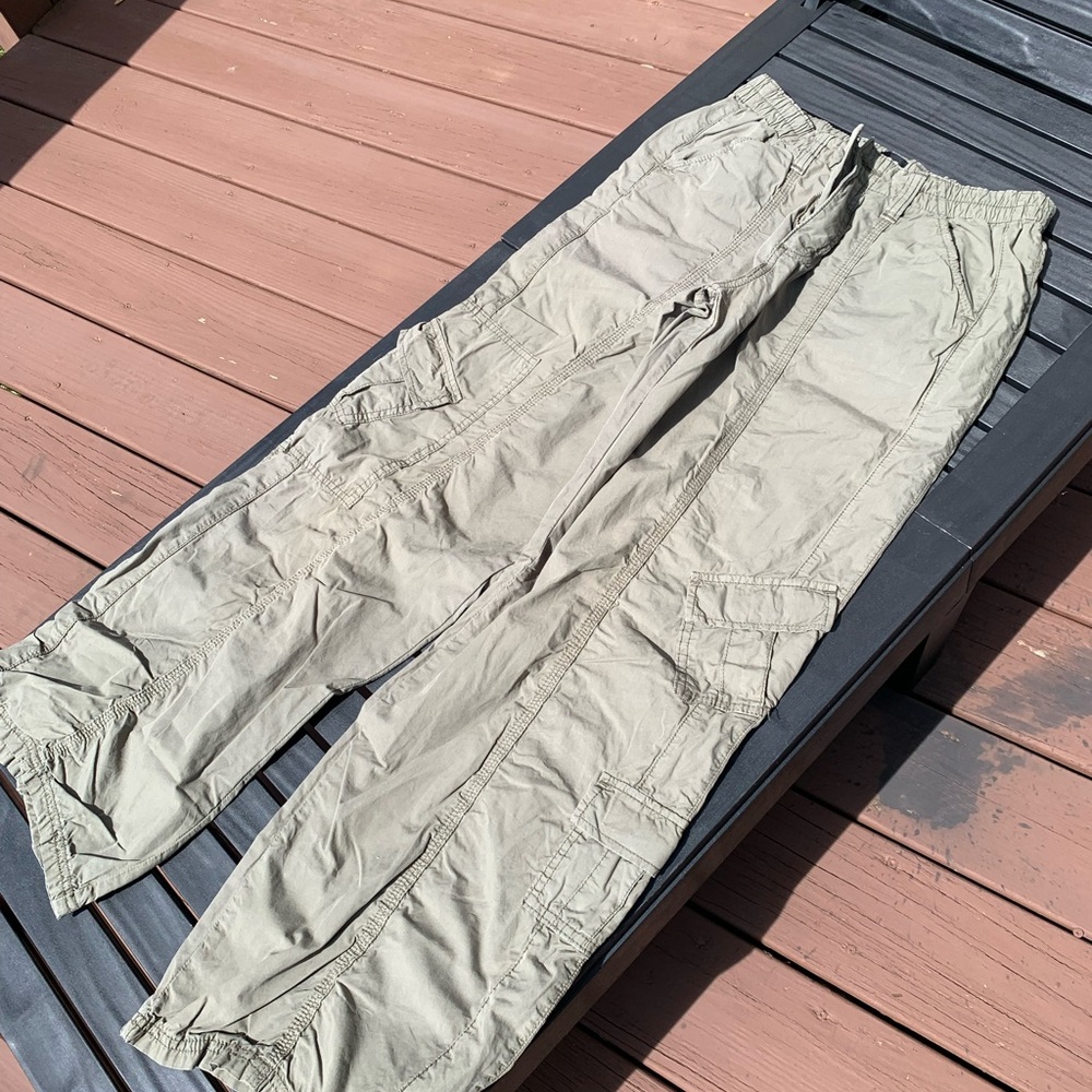 Urban Outfitters Army Green Wide Leg Cargo Pants, Size 4